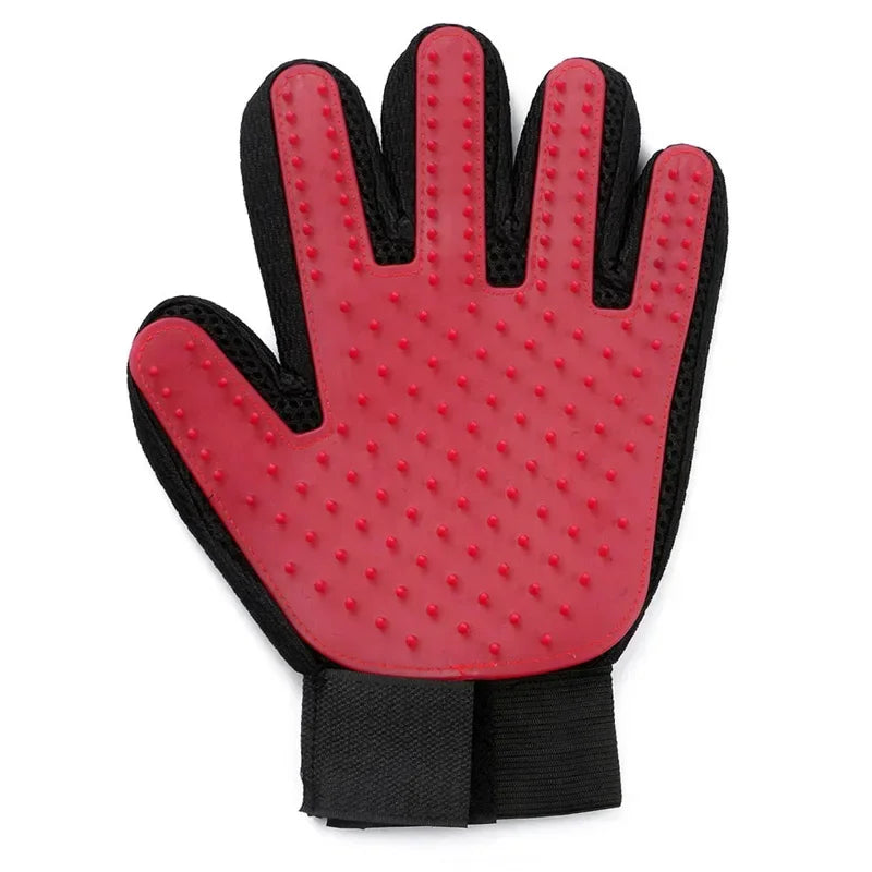 Silicone grooming gloves for cats and dogs, ideal for shedding control and fur detangling.