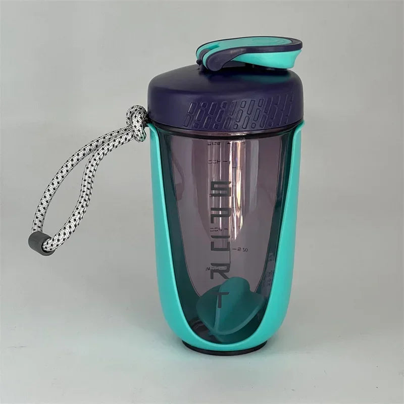 Convenient 600ml gym shaker bottle, leakproof and portable, designed for easy mixing of protein shakes and workout drinks.