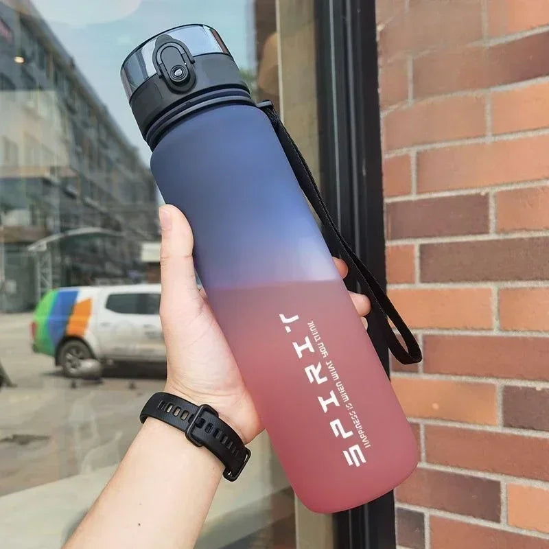 Close-up of the water bottle’s leak-proof cap and secure lid, perfect for gym, travel, and fitness use.