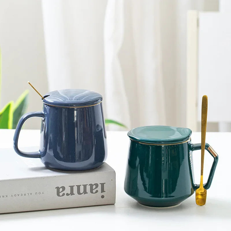 Front view of a 400ml European-style gold-painted ceramic coffee mug with lid and spoon