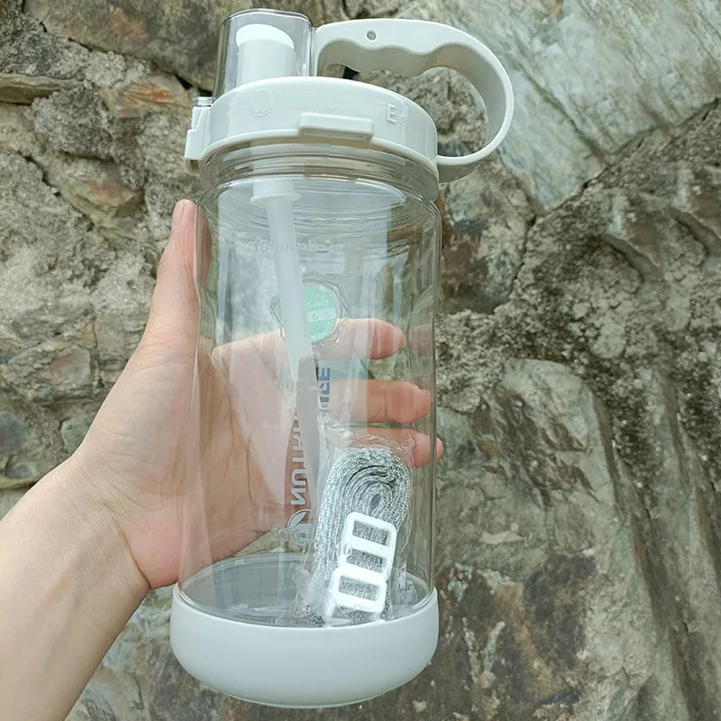  BPA-Free Sports Water Bottle with Straw – 1000ML Tritan bottle featuring a convenient nutrition straw for easy drinking during workouts or hikes.
