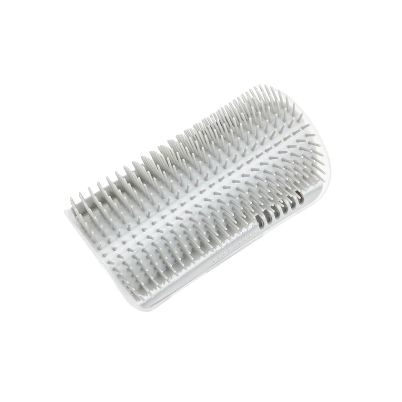 Cat scratcher massager helping reduce shedding while keeping cats relaxed and happy.